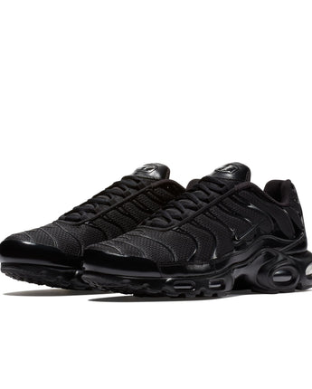 NIKE AIR MAX PLUS | 604133-050 BLACK/BLACK-BLACK