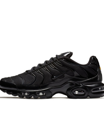 NIKE AIR MAX PLUS | 604133-050 BLACK/BLACK-BLACK
