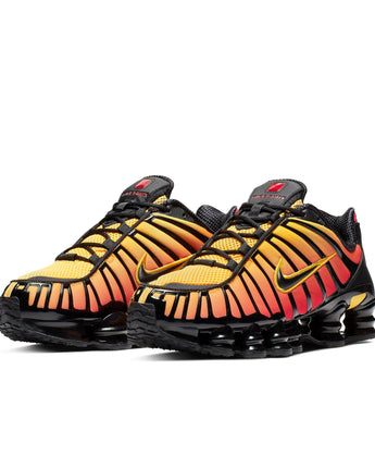 NIKE SHOX TL | AV3595-004 BLACK/BLACK-AMARILLO-UNIVERSITY RED