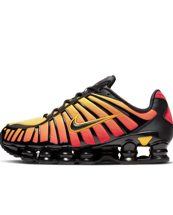 NIKE SHOX TL | AV3595-004 BLACK/BLACK-AMARILLO-UNIVERSITY RED