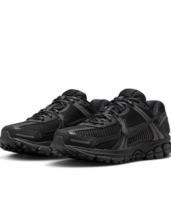 NIKE ZOOM VOMERO 5 | BV1358-003 BLACK/BLACK