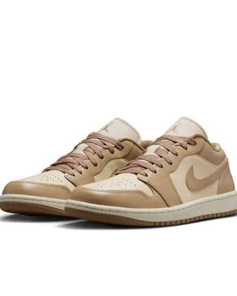 W AIR JORDAN 1 LOW | DC0774-203 RATTAN/DESERT CAMO-SAIL