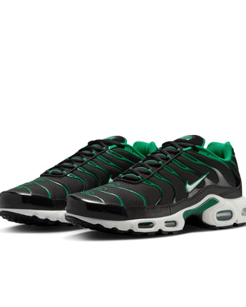 NIKE AIR MAX PLUS | DM0032-009 BLACK/WHITE-MALACHITE-GUM LIGHT BROWN