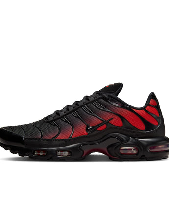 NIKE AIR MAX PLUS | DM0032-021 BLACK/BLACK-LT CRIMSON-NOBLE RED