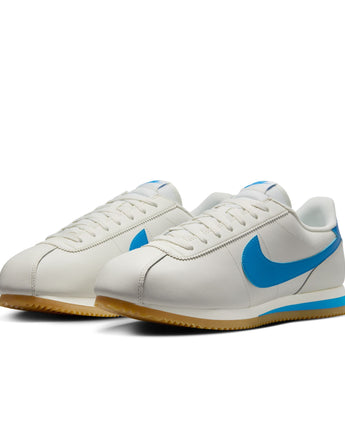 NIKE CORTEZ LEATHER | DM4044-112 SAIL/LT PHOTO BLUE-GUM YELLOW
