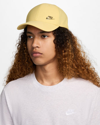 NIKE DRI-FIT CLUB CAP | FB5371-700 SATURN GOLD/METALLIC GOLD