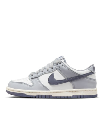 NIKE DUNK LOW (GS) | FB9109-101 SUMMIT WHITE/LIGHT CARBON-WOLF GREY