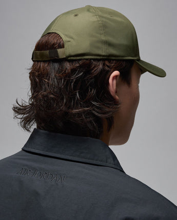 JORDAN RISE CAP | FD5186-222 MEDIUM OLIVE/GUNMETAL