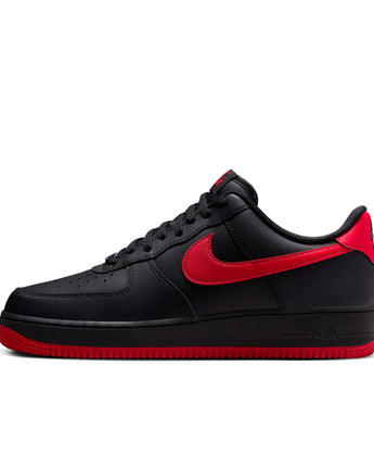 NIKE AIR FORCE 1 '07 | FJ4146-002 BLACK/UNIVERSITY RED-BLACK