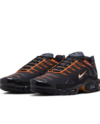 NIKE AIR MAX PLUS | FN6949-400 DARK OBSIDIAN/WHITE-MONARCH-BLACK