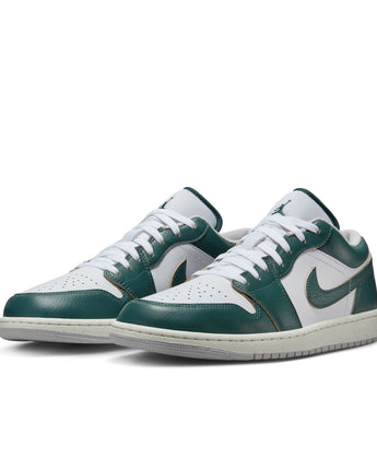 JORDAN 1 LOW SE | FQ7687-300 OXIDIZED GREEN/OXIDIZED GREEN-WHITE-SAIL