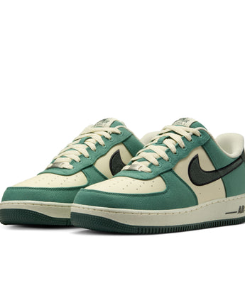 NIKE AIR FORCE 1 '07 LV8 | FQ8713-100 COCONUT MILK/VINTAGE GREEN/BICOASTAL