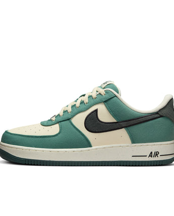 NIKE AIR FORCE 1 '07 LV8 | FQ8713-100 COCONUT MILK/VINTAGE GREEN/BICOASTAL