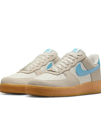 NIKE AIR FORCE 1 '07 LV8 | FQ8714-003 PHANTOM/BALTIC BLUE/GUM YELLOW