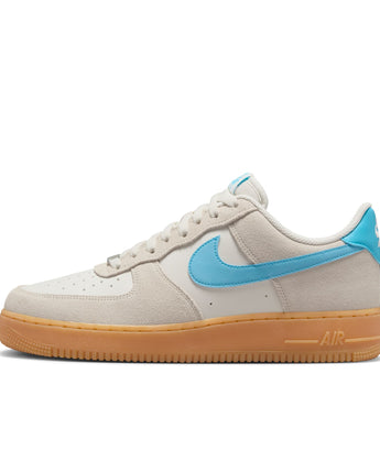 NIKE AIR FORCE 1 '07 LV8 | FQ8714-003 PHANTOM/BALTIC BLUE/GUM YELLOW