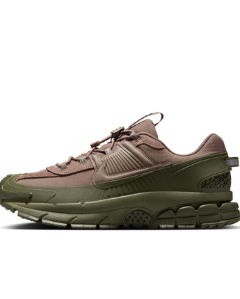 NIKE ZOOM VOMERO ROAM | FV2295-201 MINK BROWN/MINK BROWN-MEDIUM OLIVE