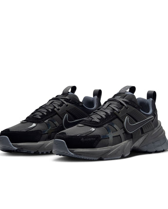 NIKE V2K RUN GTX | FZ2622-001 BLACK/BLACK/IRON GREY/MEDIUM ASH