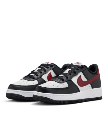 NIKE AIR FORCE 1 (GS) | FZ4351-001 BLACK/DARK TEAM RED-SUMMIT WHITE-WHITE