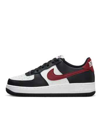 NIKE AIR FORCE 1 (GS) | FZ4351-001 BLACK/DARK TEAM RED-SUMMIT WHITE-WHITE