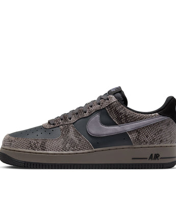 NIKE AIR FORCE 1 '07 LV8 | HF2898-001 OFF NOIR/LIGHT CARBON-CAVE STONE-BLACK