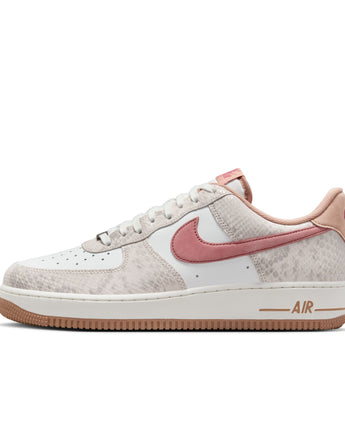 NIKE AIR FORCE 1 '07 LV8 | HF2898-100 SUMMIT WHITE/CANYON RUST-SAIL