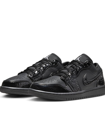 W AIR JORDAN 1 LOW SE | HJ7743-010 BLACK/BLACK-WHITE-METALLIC SILVER