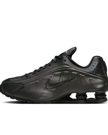 NIKE SHOX R4 | HQ1988-001 BLACK/BLACK-BLACK-BRIGHT CRIMSON