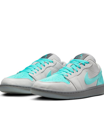 W AIR JORDAN 1 LOW SE | HQ3599-025 PHOTON DUST/AURORA GREEN-SMOKE GREY