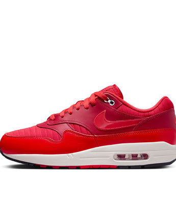 NIKE AIR MAX 1 | HQ3607-687 GYM RED/SAIL-UNIVERSITY RED-LT CRIMSON