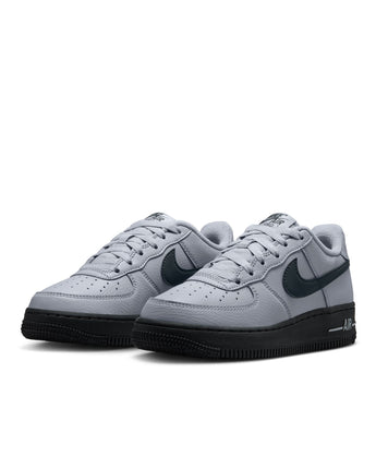 NIKE AIR FORCE 1 (GS) | HQ3807-002 WOLF GREY/DK SMOKE GREY