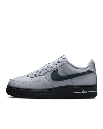 NIKE AIR FORCE 1 (GS) | HQ3807-002 WOLF GREY/DK SMOKE GREY