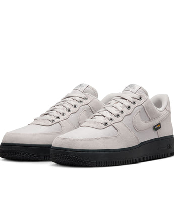 NIKE AIR FORCE 1 '07 | HQ3822-001 LT IRON ORE/LT IRON ORE/BLACK/SMOKE GREY