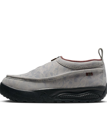 NIKE ACG IZY | HV4088-100 LT OREWOOD BRN/KHAKI-BLACK-RED SEPIA