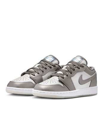 AIR JORDAN 1 LOW SE (GS) | HV4398-014 FLAT PEWTER/BLUE CHILL-PHOTON DUST-WHITE