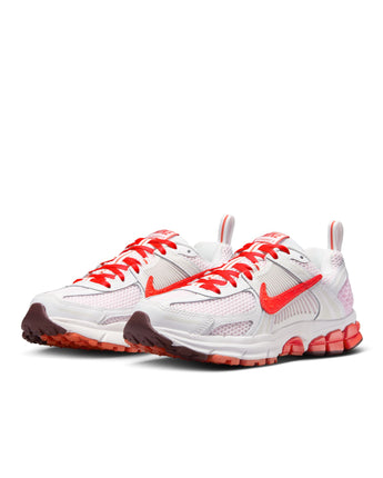 NIKE VOMERO 5 BG | HV5171-121 SUMMIT WHITE/LT CRIMSON-PINK FOAM