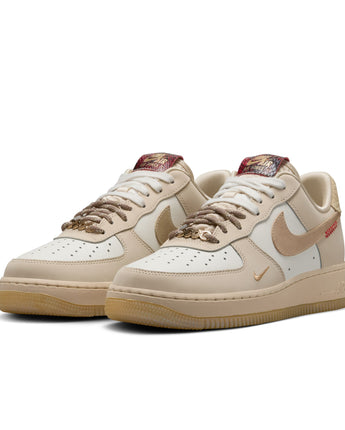 NIKE AIR FORCE 1 '07 LX "YEAR OF THE SNAKE" | HV5990-172 SAIL/TEAM GOLD-LT KHAKI-PARACHUTE BEIGE