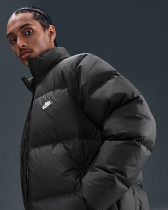 NIKE SPORTSWEAR CLUB THERMA-FIT PUFFER JACKET | IB2975-010 BLACK/WHITE