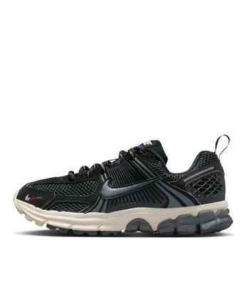 NIKE VOMERO 5 (GS) | IB5853-001 BLACK/ANTHRACITE-SOFT PEARL