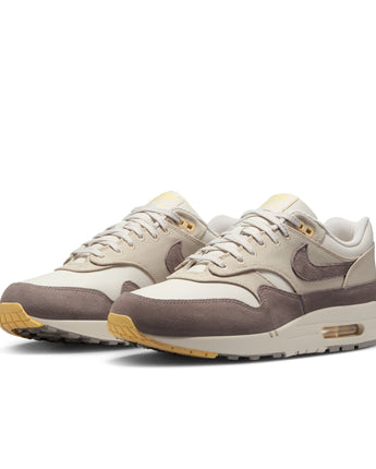 NIKE AIR MAX 1 PREM | IB6390-001 LIGHT BONE/CAVE STONE-CHAMOIS