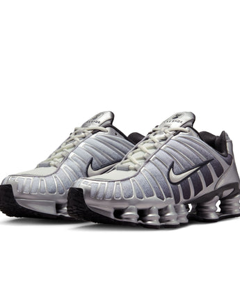 NIKE SHOX TL PRINT | IH4466-095 METALLIC SILVER/SUMMIT WHITE-WOLF GREY