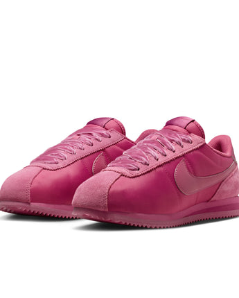 W NIKE CORTEZ | IM6034-600 SWEET BEET/RUSH MAROON-DARK TEAM RED