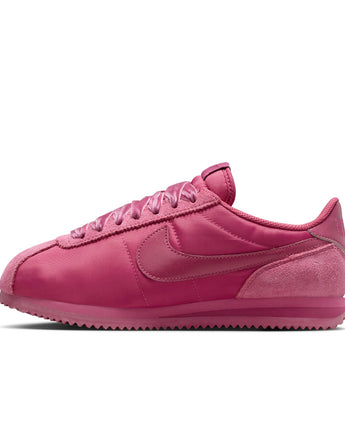 W NIKE CORTEZ | IM6034-600 SWEET BEET/RUSH MAROON-DARK TEAM RED