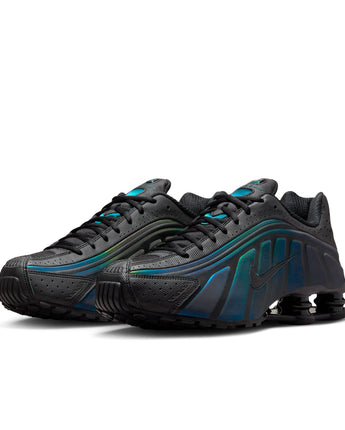 NIKE SHOX R4 SE | IM6596-001 BLACK/BLACK-SEAWEED-LT LEMON TWIST