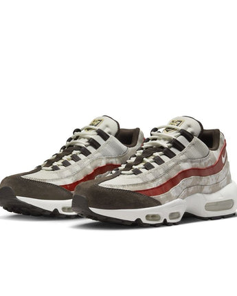 NIKE AIR MAX 95 SE | DQ9016-001 LIGHT BONE/SUMMIT WHITE/KHAKI/DUNE RED/VELVET BROWN/LEMON WASH