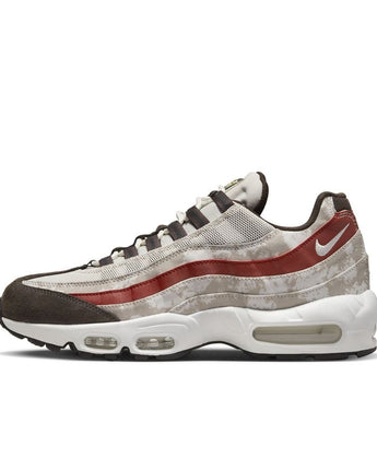 NIKE AIR MAX 95 SE | DQ9016-001 LIGHT BONE/SUMMIT WHITE/KHAKI/DUNE RED/VELVET BROWN/LEMON WASH